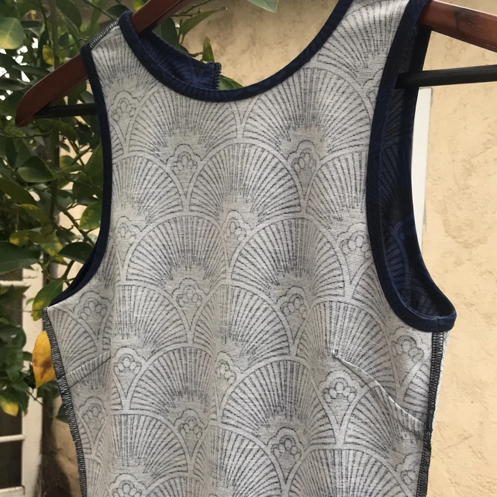 H&M Art Deco Shells Sheath Dress XS - Picture 8 of 8